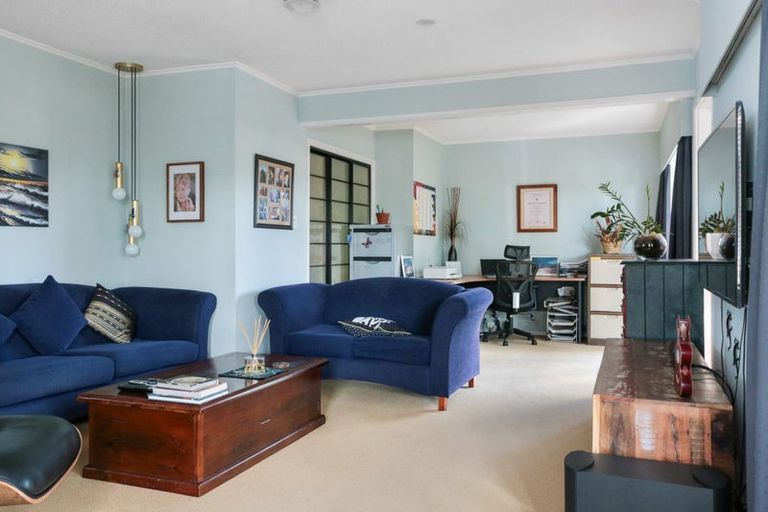 Photo of property in 1 Marewa Street, Te Atatu South, Auckland, 0610