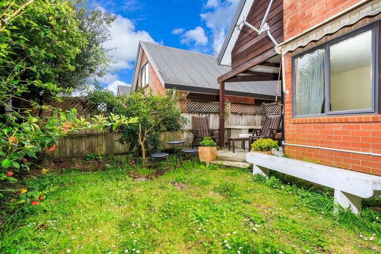 Photo of property in 12/37 Fields Parade, Oteha, Auckland, 0632