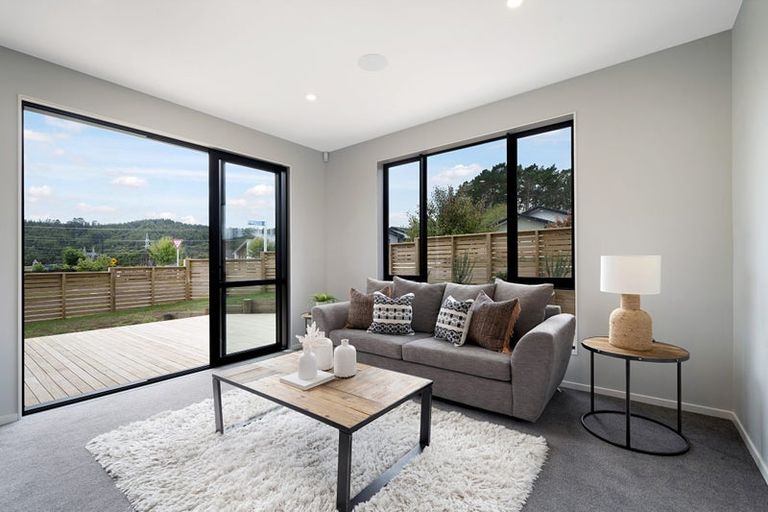 Photo of property in 19 Paihere Street, Huapai, Kumeu, 0810