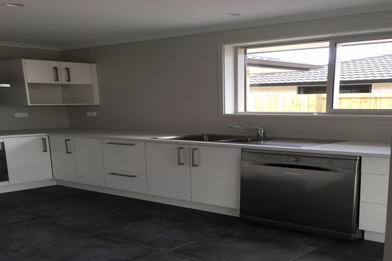 Photo of property in 7 Oka Street, Papamoa Beach, Papamoa, 3118