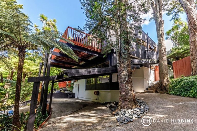 Photo of property in 9b Raymond Terrace, Northcote, Auckland, 0627