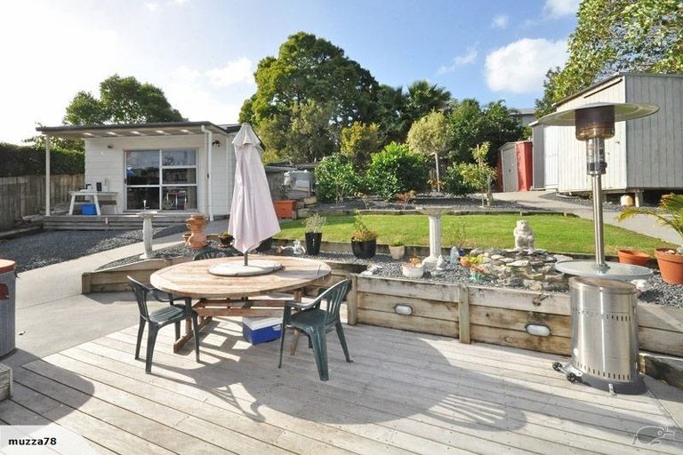 Photo of property in 4 William Hadlow Place, Hatfields Beach, Orewa, 0931