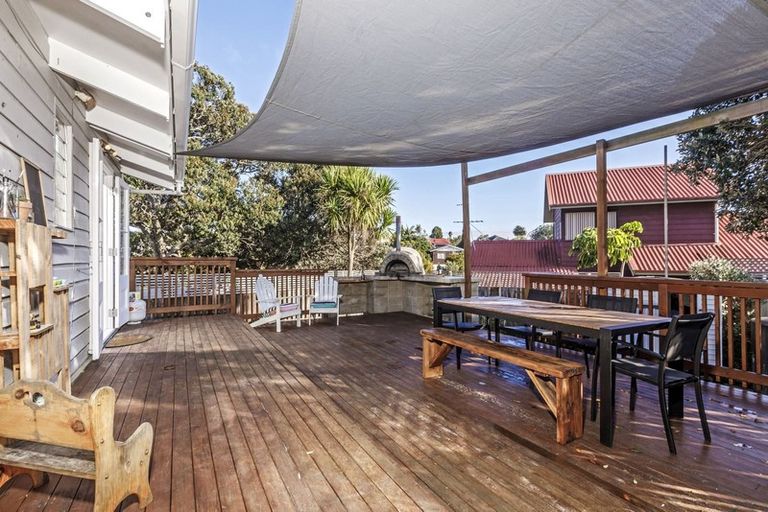 Photo of property in 6a Tiri Road, Manly, Whangaparaoa, 0930