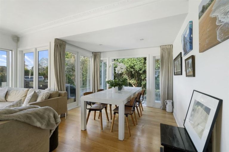 Photo of property in 15 Strowan Road, Strowan, Christchurch, 8052