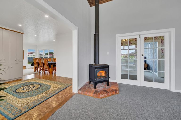 Photo of property in 65 Wilson Street, Hawera, 4610