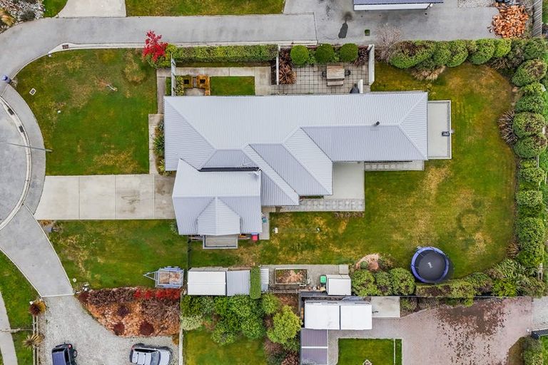 Photo of property in 27 De Bettencor Place, Mount Pisa, Cromwell, 9383