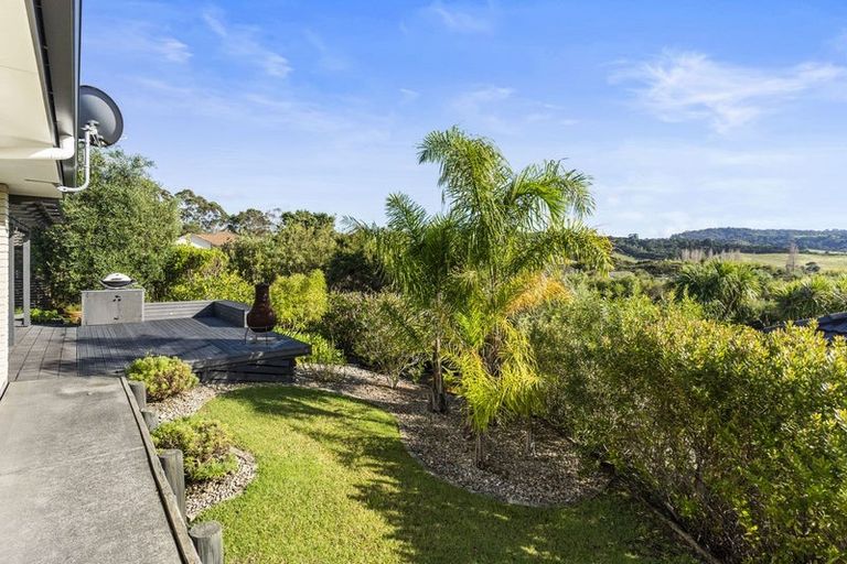 Photo of property in 3 Fendalton Place, Hatfields Beach, Orewa, 0931