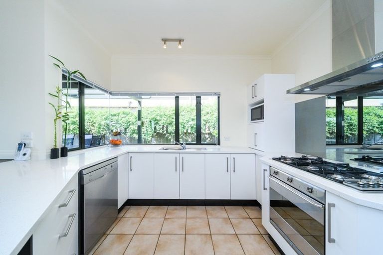 Photo of property in 5 The Strand, Fitzherbert, Palmerston North, 4410