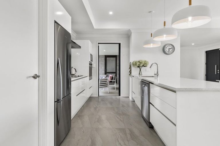 Photo of property in 15 Greystone Place, Omokoroa, 3114