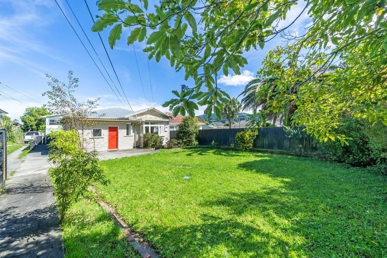 Photo of property in 6 Bristol Street, Trentham, Upper Hutt, 5018
