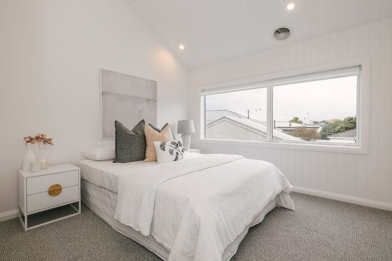 Photo of property in 15 Ihaka Street, Hokowhitu, Palmerston North, 4410