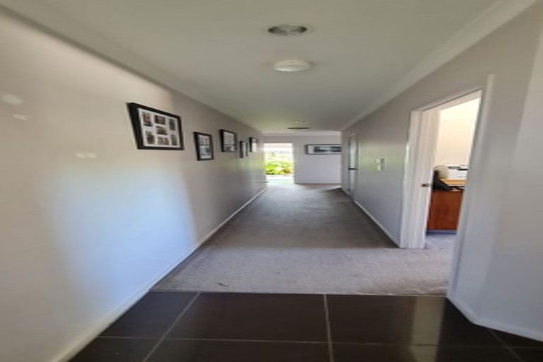 Photo of property in 22 Ranchod Terrace, Pukekohe, 2120