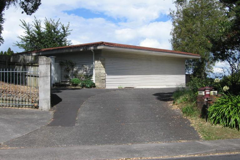 Photo of property in 192 Cliff View Drive, Green Bay, Auckland, 0604