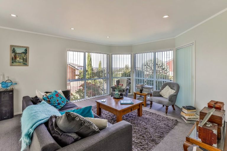 Photo of property in 2/2-22a Balmain Road, Chatswood, Auckland, 0626