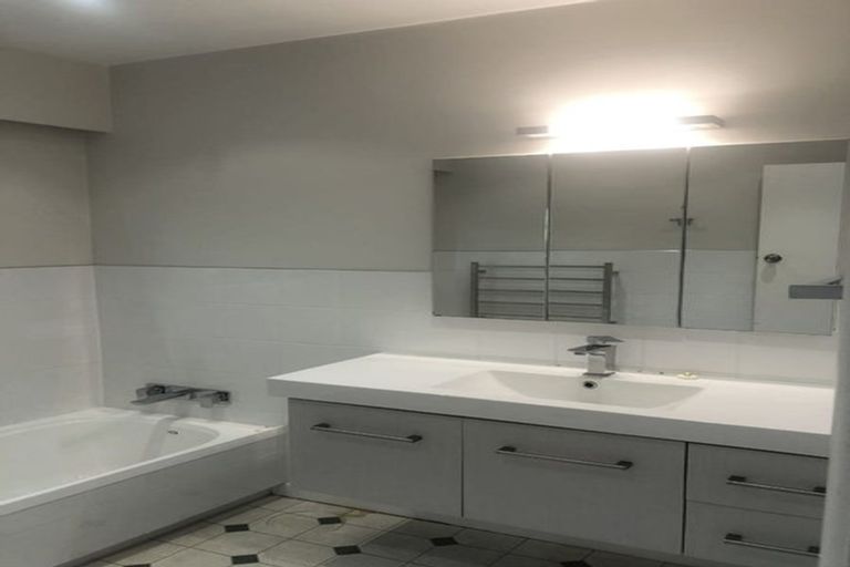 Photo of property in 7 Ilkley Place, Ilam, Christchurch, 8041