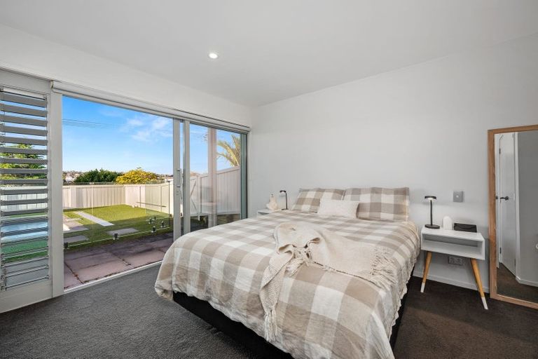 Photo of property in 15 Beechwood Road, Rothesay Bay, Auckland, 0630