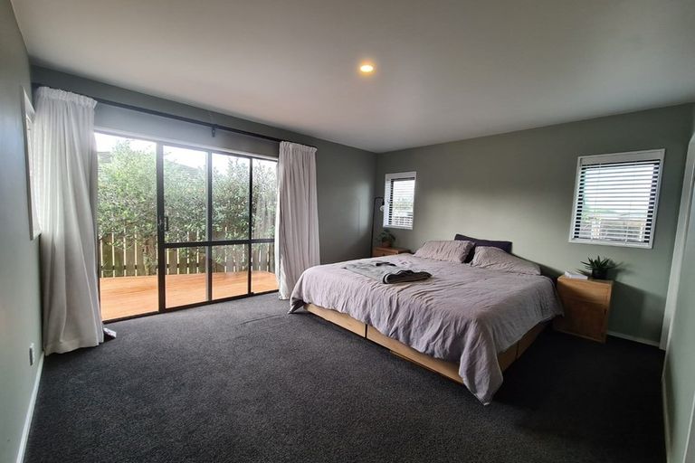 Photo of property in 16 Chatswood Grove, Fitzroy, New Plymouth, 4312