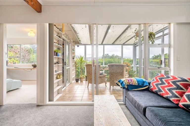 Photo of property in 489 Stokes Valley Road, Stokes Valley, Lower Hutt, 5019