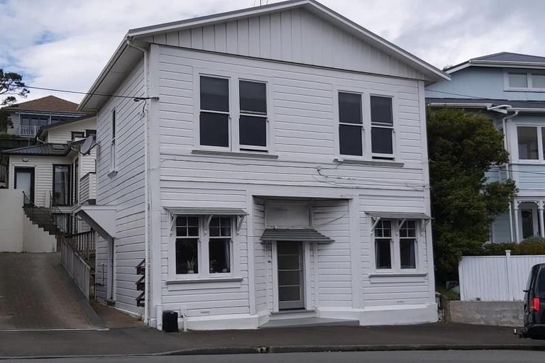 Photo of property in 98a Northland Road, Northland, Wellington, 6012