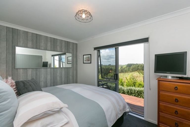 Photo of property in 281 Upland Road, Tarurutangi, New Plymouth, 4372