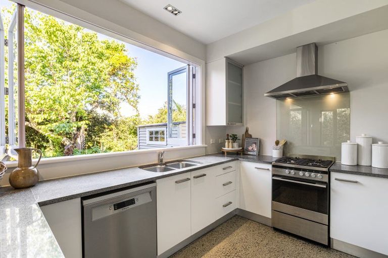 Photo of property in 30 Church Street, Devonport, Auckland, 0624