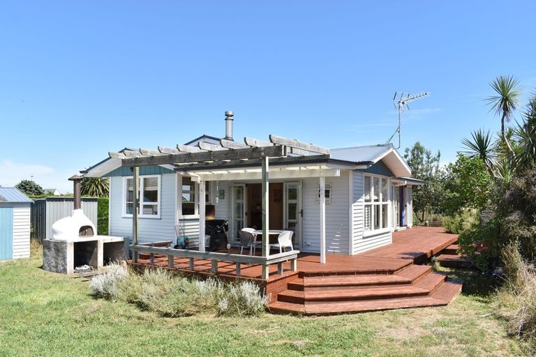 Photo of property in 44 Sarah Street, Waikawa Beach, Levin, 5573