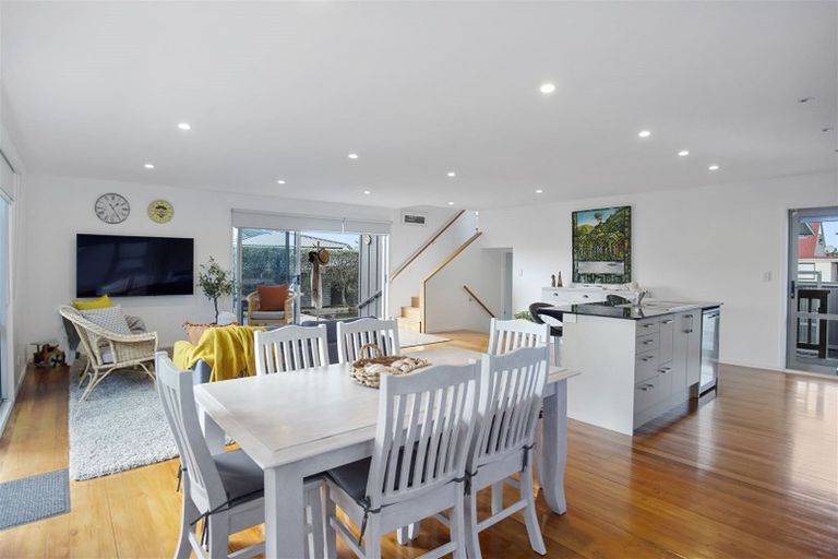 Photo of property in 405b Ocean Road, Whangamata, 3620