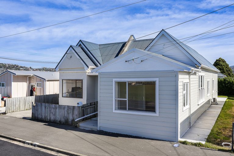 Photo of property in 32 Richardson Street, Saint Kilda, Dunedin, 9012