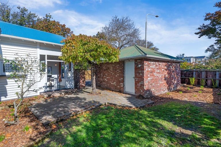 Photo of property in 28 Straven Road, Riccarton, Christchurch, 8011