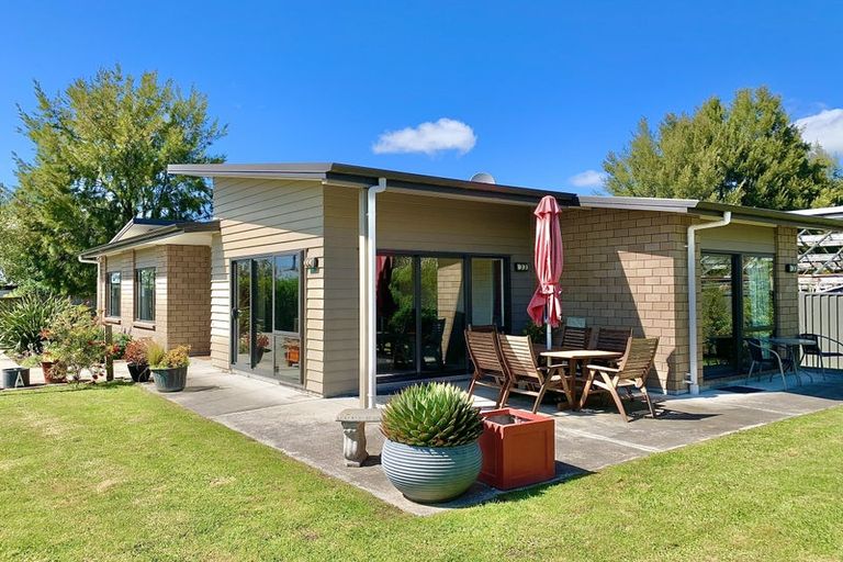 Photo of property in 8 Latham Stubbs Crescent, Waipawa, 4210