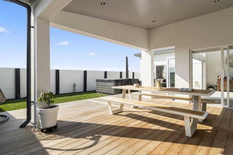 Photo of property in 141 Penetaka Heights, Pyes Pa, Tauranga, 3112