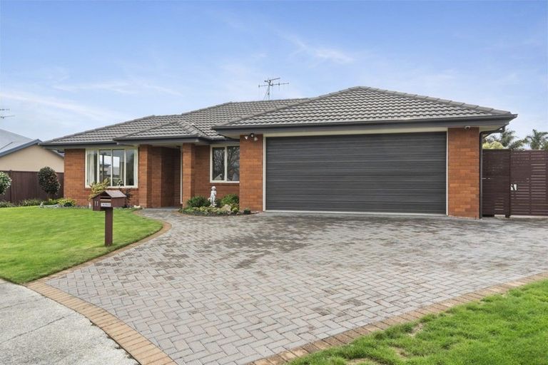 Photo of property in 11 Guildford Place, Rototuna North, Hamilton, 3210