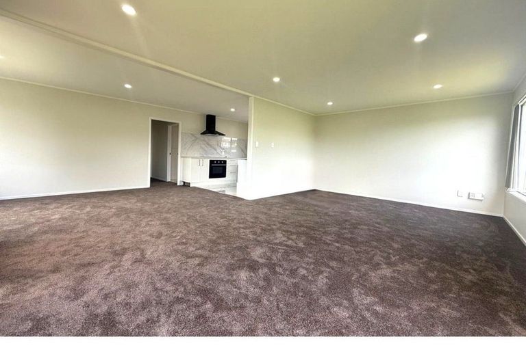 Photo of property in 1 Heathberry Close, Papatoetoe, Auckland, 2025