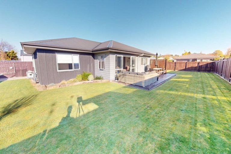 Photo of property in 21 Wescombe Grove, Feilding, 4702