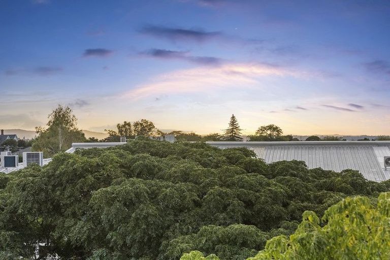 Photo of property in 325/26 Morningside Drive, Morningside, Auckland, 1025