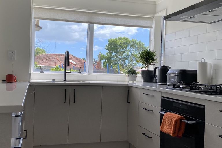 Photo of property in 2/12 Duncan Avenue, Te Atatu South, Auckland, 0610