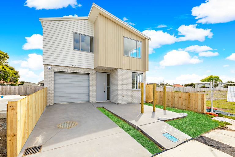 Photo of property in 22 Te Aparangi Road, Papakura, 2110