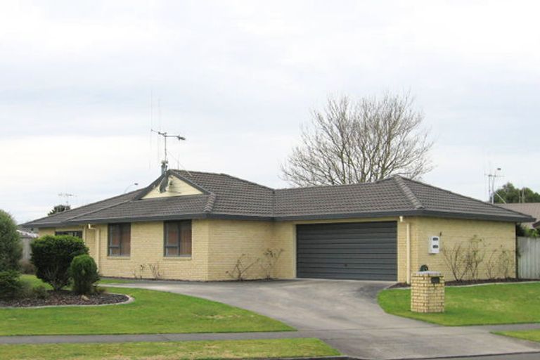 Photo of property in 6 Waiwherowhero Drive, St Andrews, Hamilton, 3200