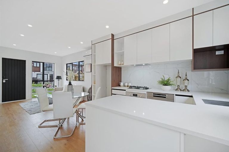 Photo of property in 9 Arapapa Road, Papakura, 2110