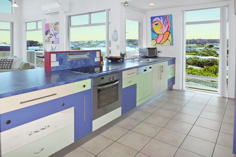 Photo of property in 9 Trafalgar Street, Foxton Beach, Foxton, 4815