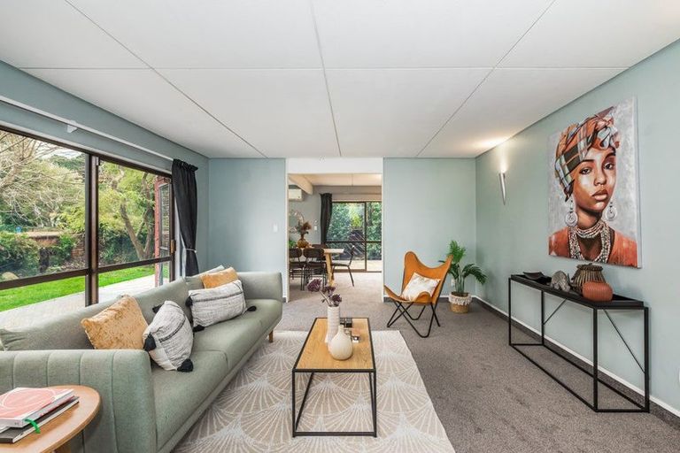 Photo of property in 1 Redwood Close, Paraparaumu, 5032