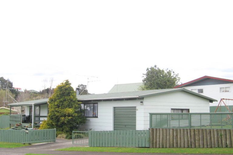 Photo of property in 1 Luke Street, Brookfield, Tauranga, 3110
