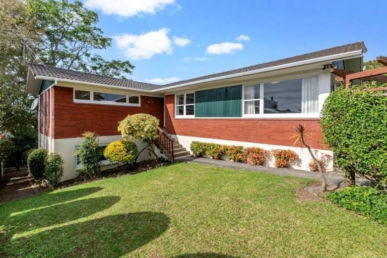 Photo of property in 12 Alderton Place, Opaheke, Papakura, 2113
