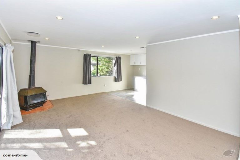 Photo of property in 4 Peverill Crescent, Papatoetoe, Auckland, 2025