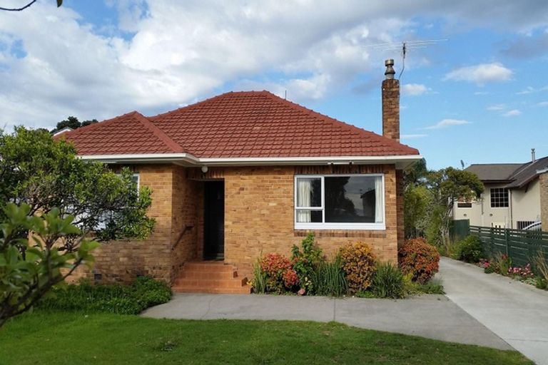 Photo of property in 123 Bucklands Beach Road, Bucklands Beach, Auckland, 2012