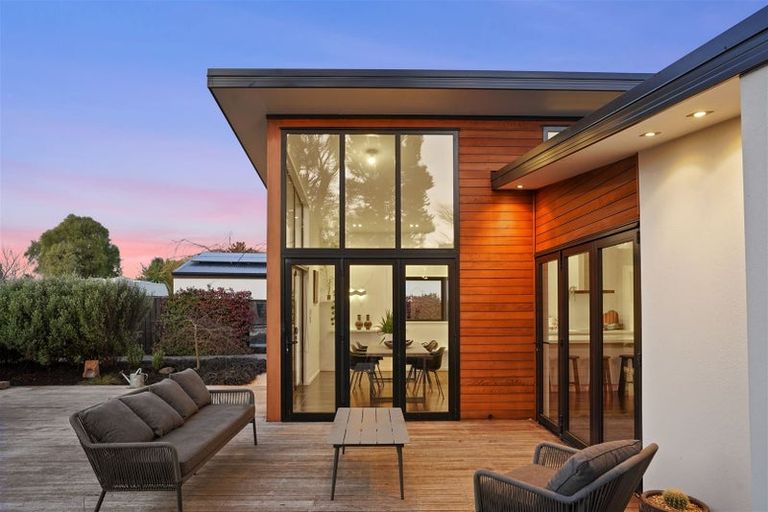 Photo of property in 17 Chislehurst Place, Bryndwr, Christchurch, 8052