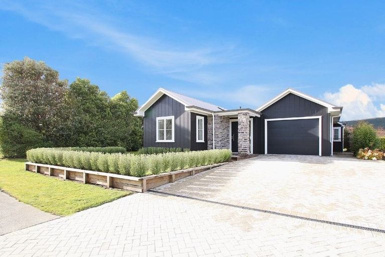 Photo of property in 18 Pukeko Way, Kinloch, Taupo, 3377