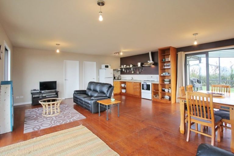 Photo of property in 178 Colac Foreshore Road, Colac Bay/oraka, Riverton, 9881