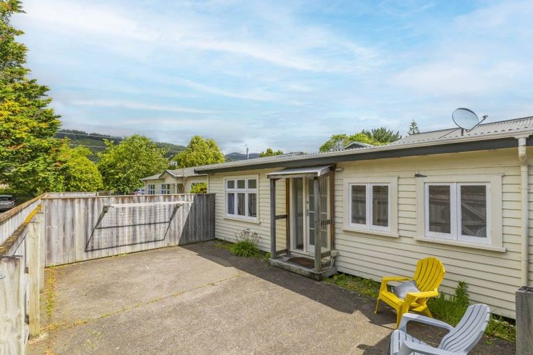 Photo of property in 84 Amohia Street, Paraparaumu, 5032