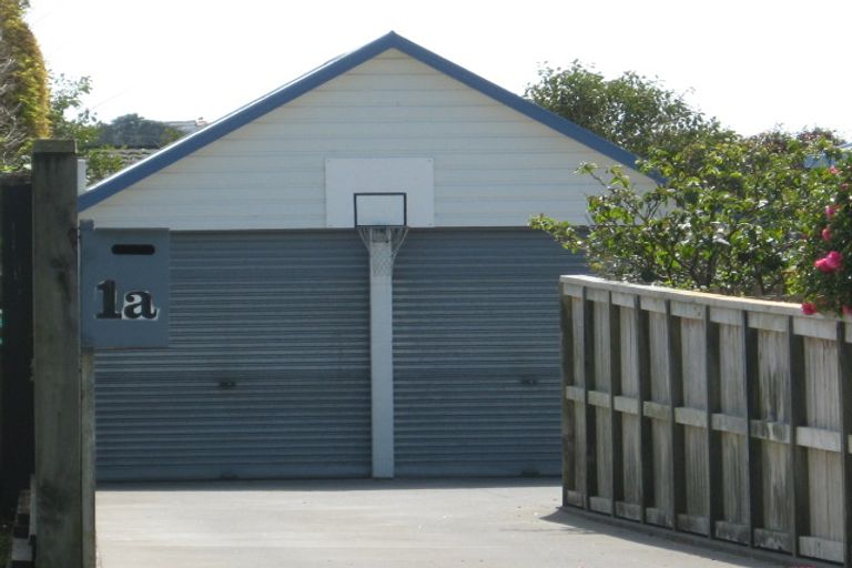 Photo of property in 1a Poplar Grove, Whalers Gate, New Plymouth, 4310